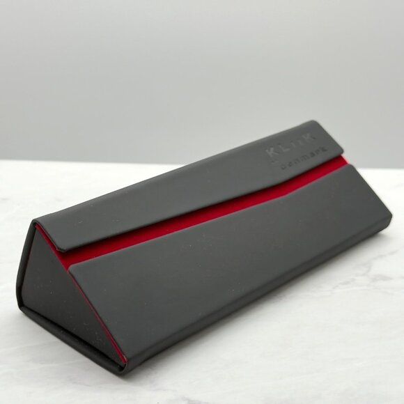 Kliik Denmark Black Tri Fold Triangle Shape Case Red Inner Lining Cleaning Cloth - Picture 1 of 6